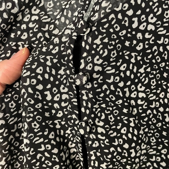 Maurices Women’s Sz Medium Black/White Cold Shoulder Elastic Waist Dress - Picture 13 of 14